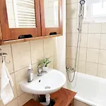 Juicy Private With Jacuzzi Apartmán