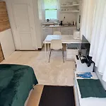 Juicy Private With Jacuzzi Apartmán *