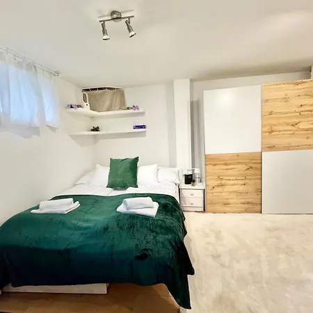 Juicy Apartments With Jacuzzi & Private Garden