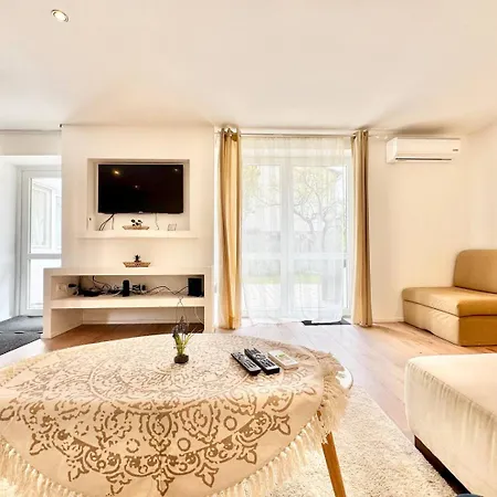 Juicy Apartments With Jacuzzi & Private Garden Szentendre