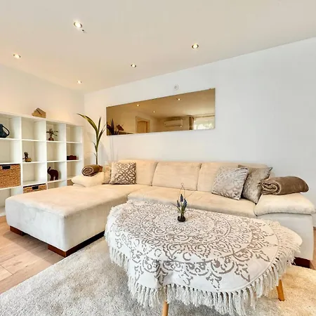Juicy Apartments With Jacuzzi & Private Garden Szentendre