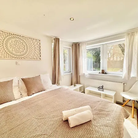 Juicy Apartments With Jacuzzi & Private Garden * Szentendre