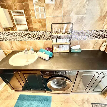Juicy Apartments With Jacuzzi & Private Garden