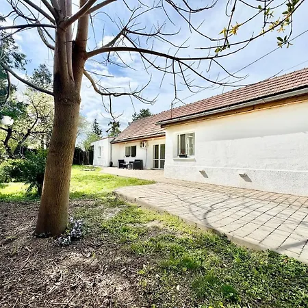 Lägenhet Juicy With Jacuzzi & Private Garden