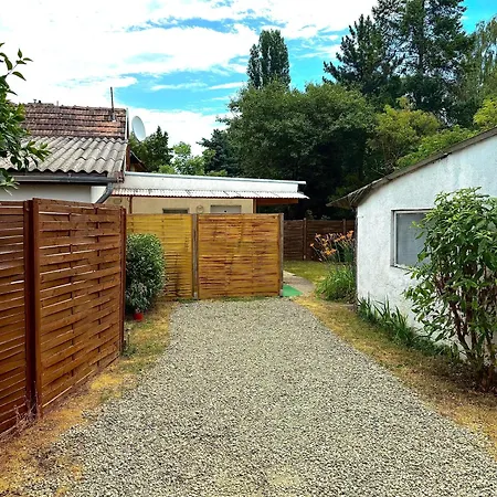 Juicy Apartments With Jacuzzi & Private Garden Szentendre