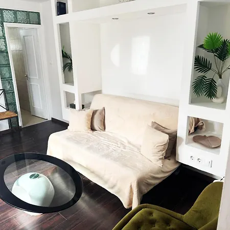 Lägenhet Juicy With Jacuzzi & Private Garden