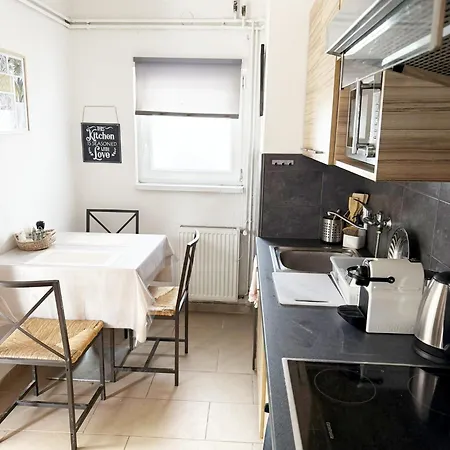 Daire Juicy Private With Jacuzzi Szentendre