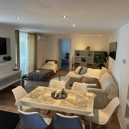 Daire Juicy Private With Jacuzzi