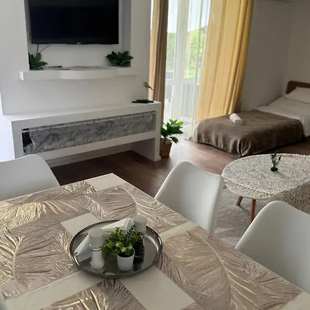 Juicy Private With Jacuzzi