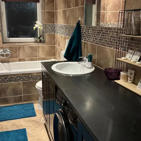 Juicy Private With Jacuzzi Szentendre