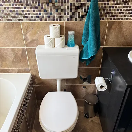 Juicy Private With Jacuzzi Szentendre