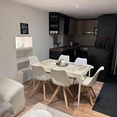 Juicy Private With Jacuzzi Szentendre