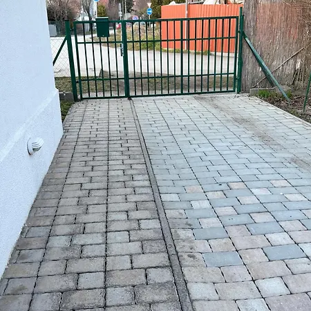 Juicy Private With Jacuzzi Szentendre