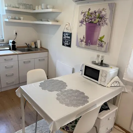 Juicy Private With Jacuzzi Apartmán