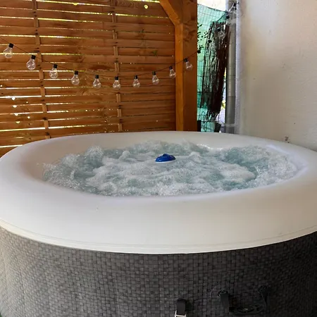 Juicy Private With Jacuzzi