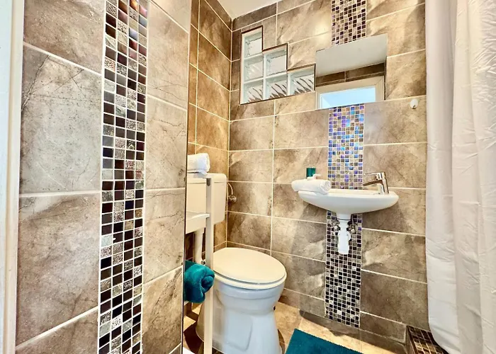 Juicy Private With Jacuzzi *