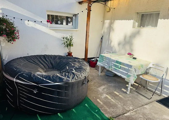 Lägenhet Juicy Private With Jacuzzi Szentendre
